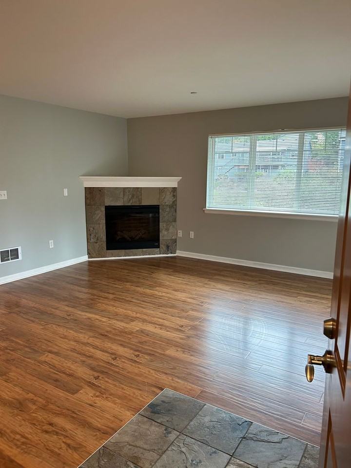 11308 124th Ave Ne #302 - Photo 3 of 24