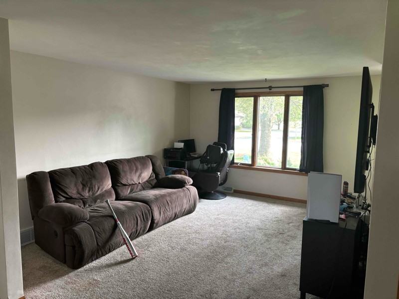 3242 Larry Dr - Photo 3 of 10