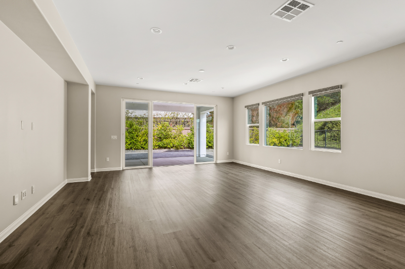 2754 Overlook Point Drive - Photo 4 of 38