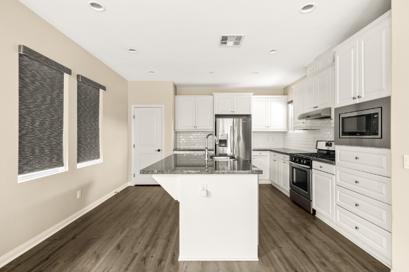 2754 Overlook Point Drive - Photo 6 of 38