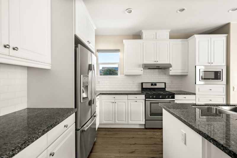 2754 Overlook Point Drive - Photo 3 of 38