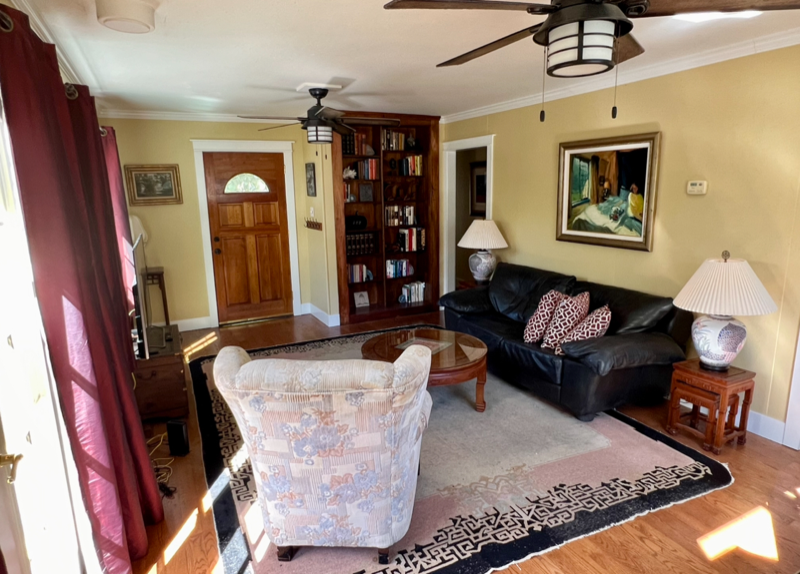 367 Forrest Ave - Photo 3 of 15