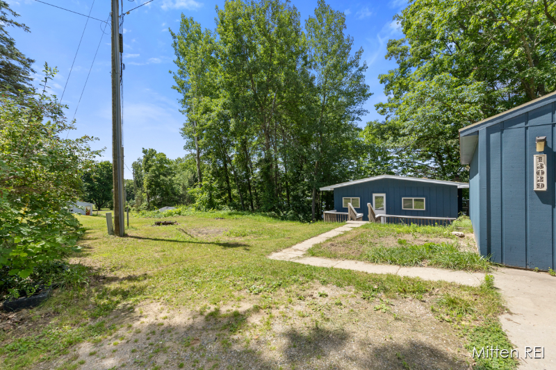 13029 East Heights Road - Photo 2 of 20