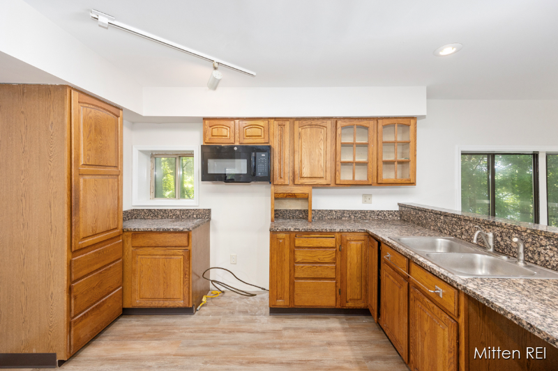 13029 East Heights Road - Photo 7 of 20