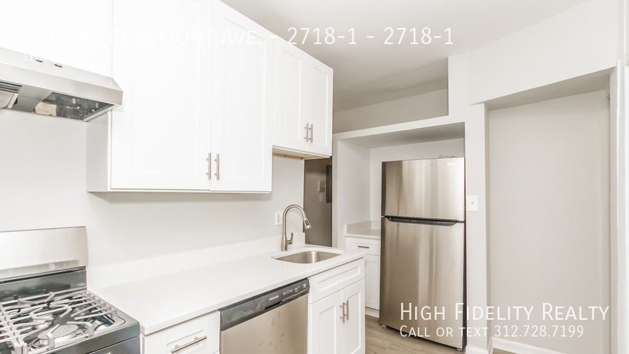 2718 W Rosemont Ave #2718-1 - Photo 4 of 9