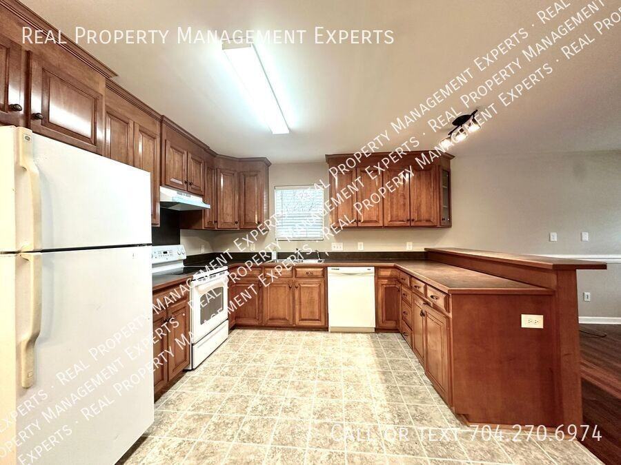 646 Magnolia Crossing Cir Nw - Photo 3 of 15