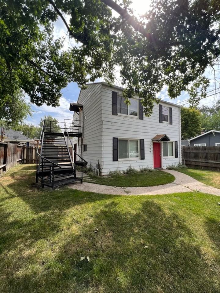 Lemp Duplex LTR - Photo 3 of 10