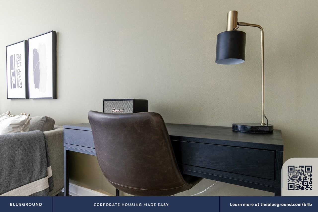 500 North Lake Shore Drive - Photo 6 of 39