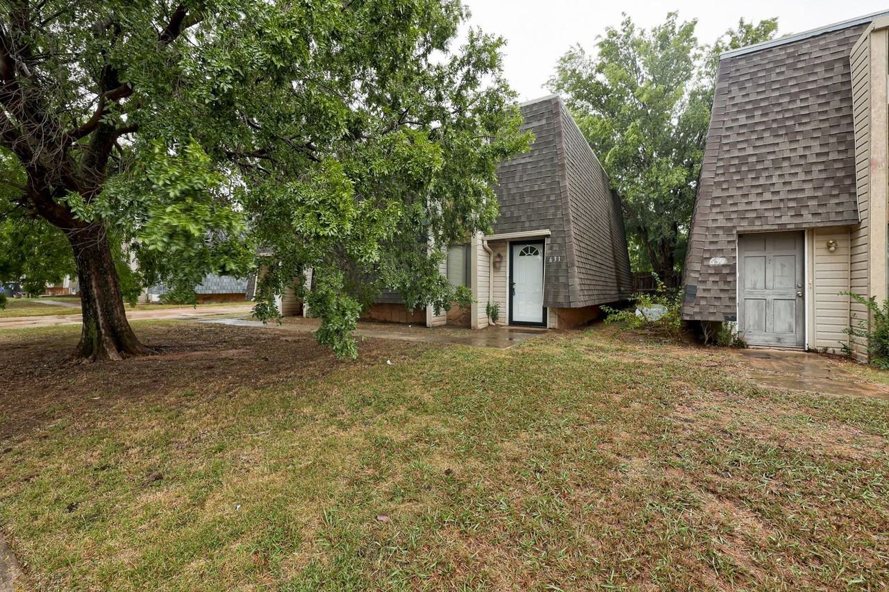 631 Welston Cir - Photo 4 of 42