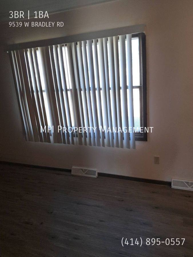 9539 W Bradley Rd - Photo 2 of 8