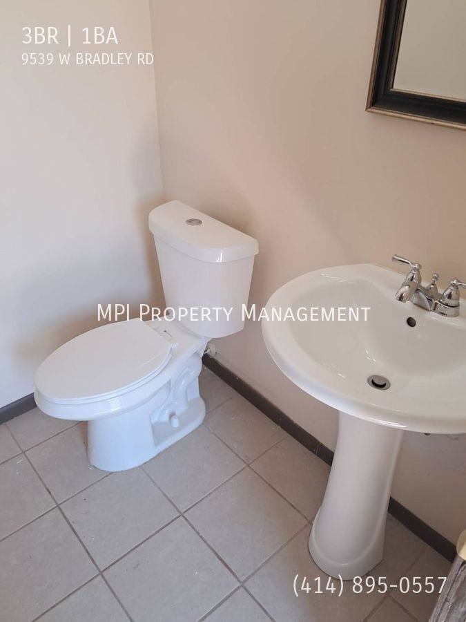 9539 W Bradley Rd - Photo 3 of 8