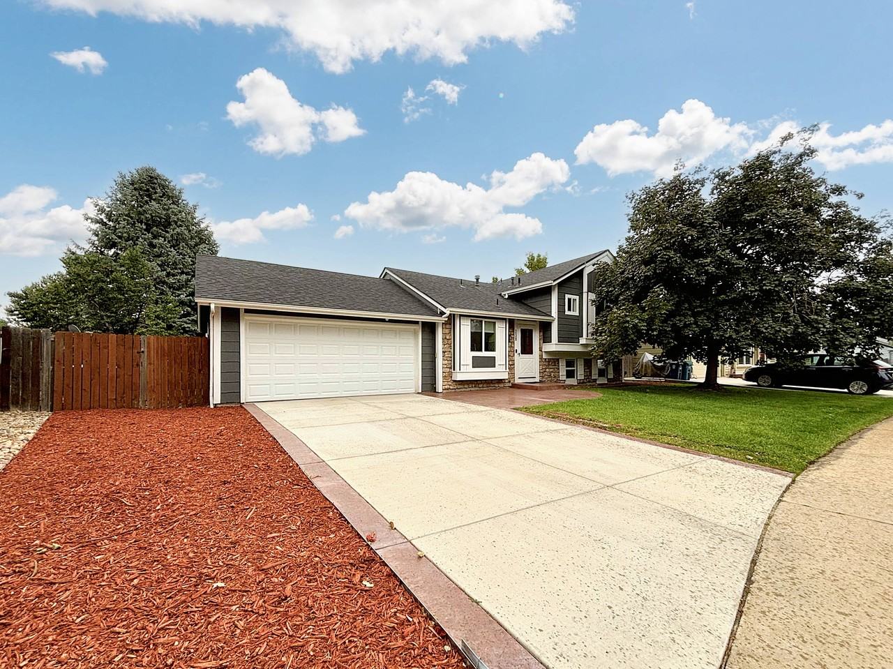 238 S Buchanan Ave - Photo 2 of 22