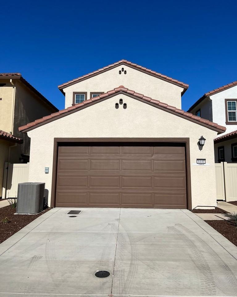 6440 Campus Pkwy - Photo 2 of 21