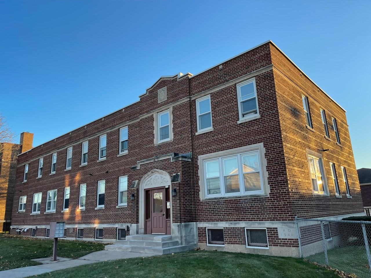 High, 471 - Photo 2 of 3