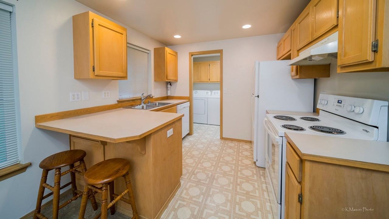 8125-Rothfuss - Photo 2 of 10