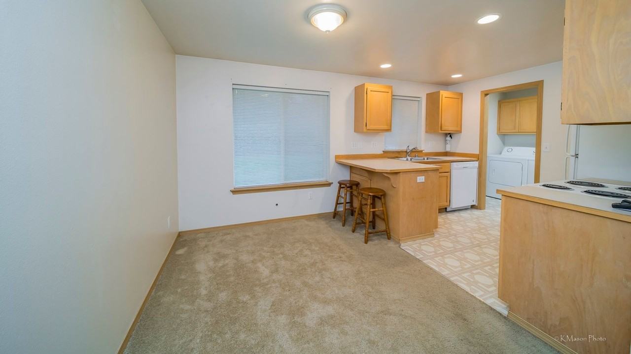 8125-Rothfuss - Photo 3 of 10