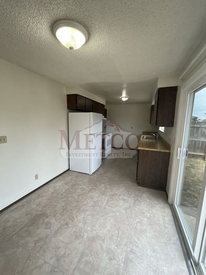 19703 - Photo 3 of 12