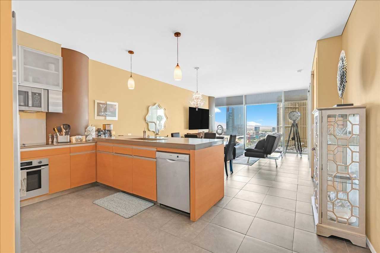 3722 Las Vegas Blvd S #905 - Photo 3 of 32