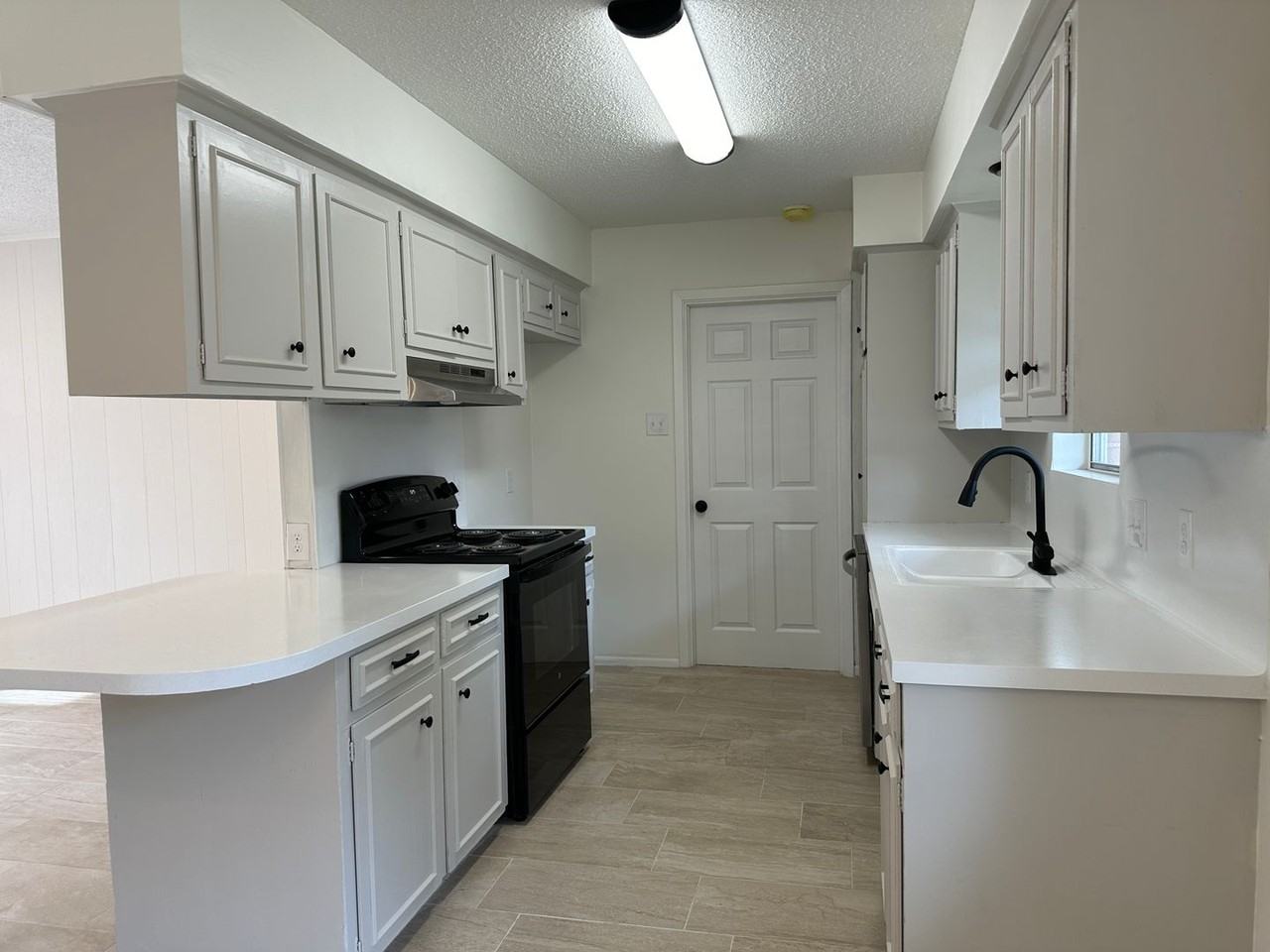 1713 Dallas St - Photo 3 of 15