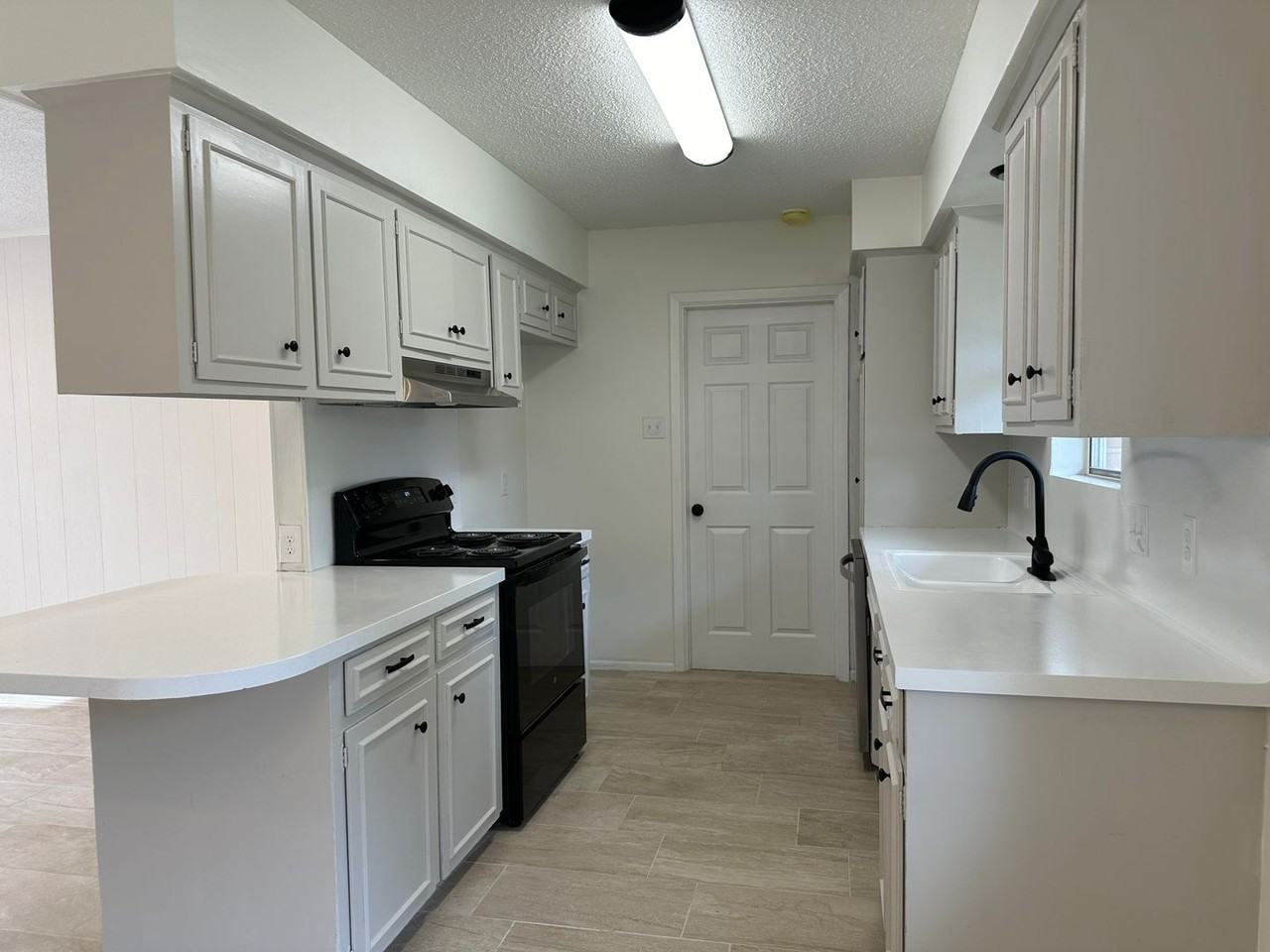 1713 Dallas St - Photo 4 of 15