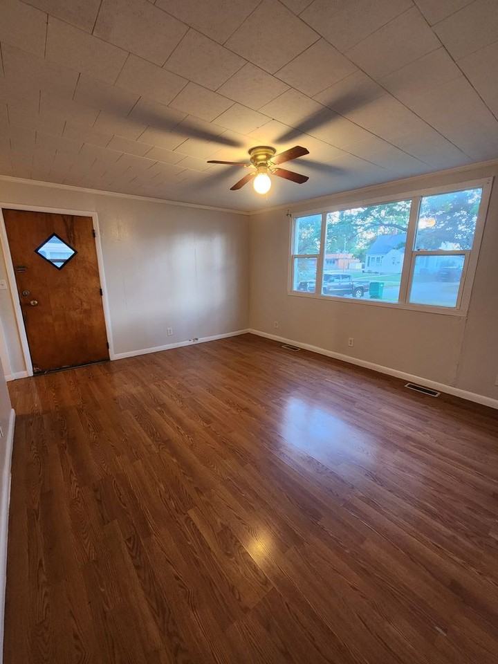 2317 Richmond Ave - Photo 2 of 14