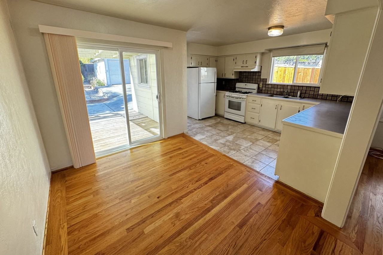 2614 Jefferson Ave - Photo 3 of 11