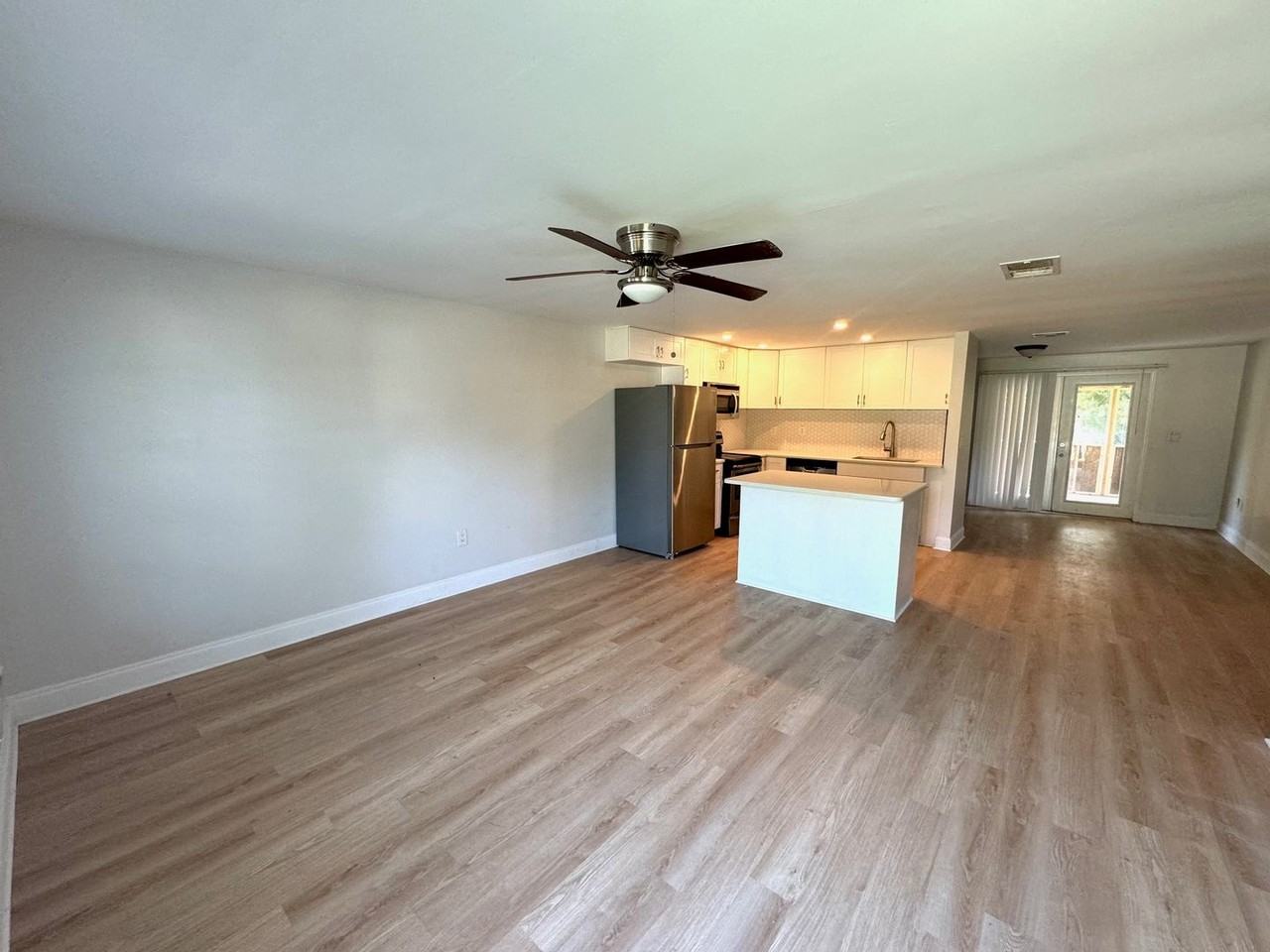 6057 Carlton Ave - Photo 2 of 11