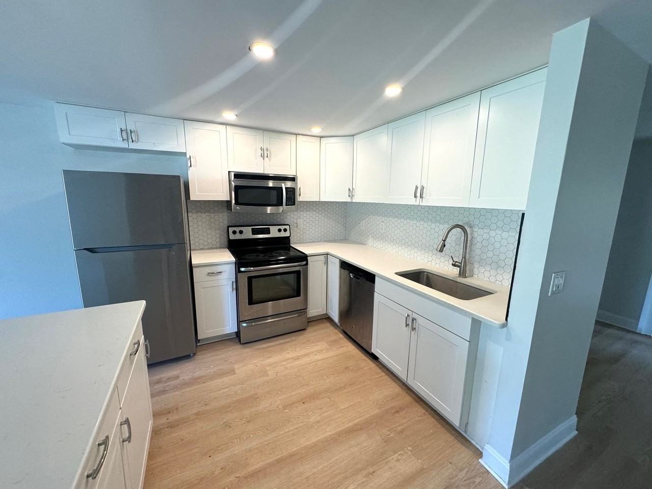 6057 Carlton Ave - Photo 4 of 11