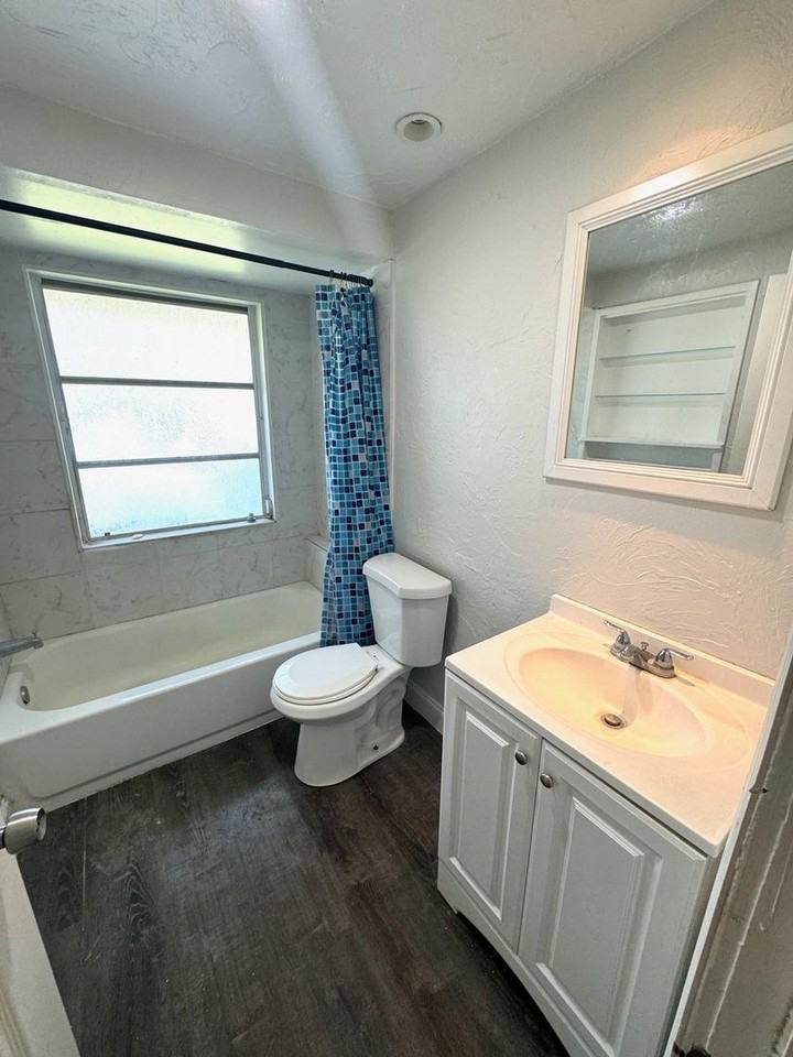 6057 Carlton Ave - Photo 7 of 11