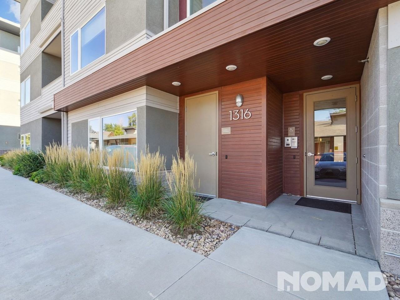 1316 Snowberry Ln - Photo 3 of 29