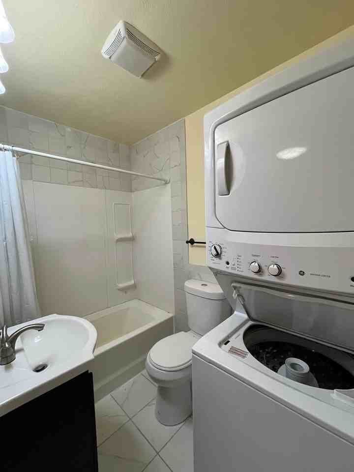 2611 Miller Ln - Photo 3 of 10