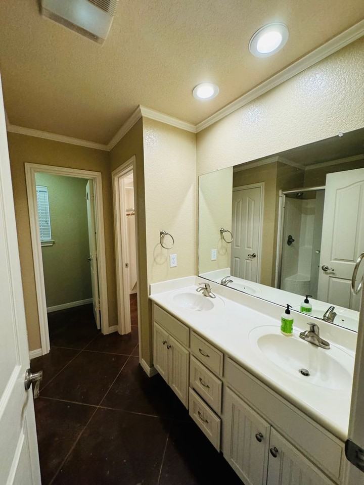 10609 Rayburn Way - Photo 7 of 17