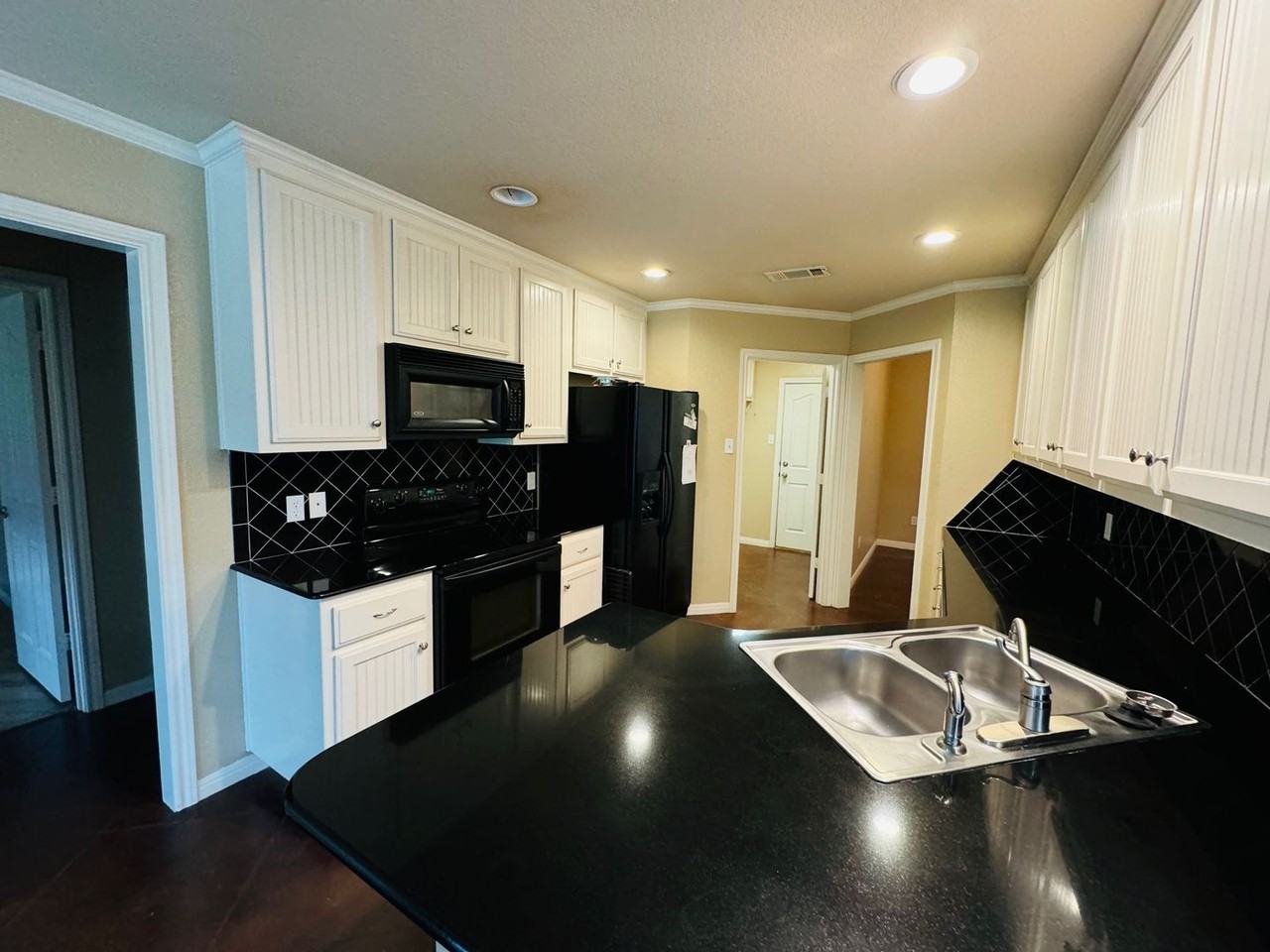 10609 Rayburn Way - Photo 2 of 17