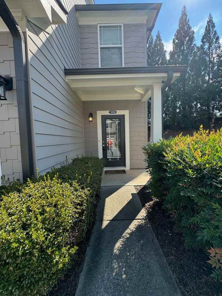 309 Old Stable Dr - Photo 2 of 23