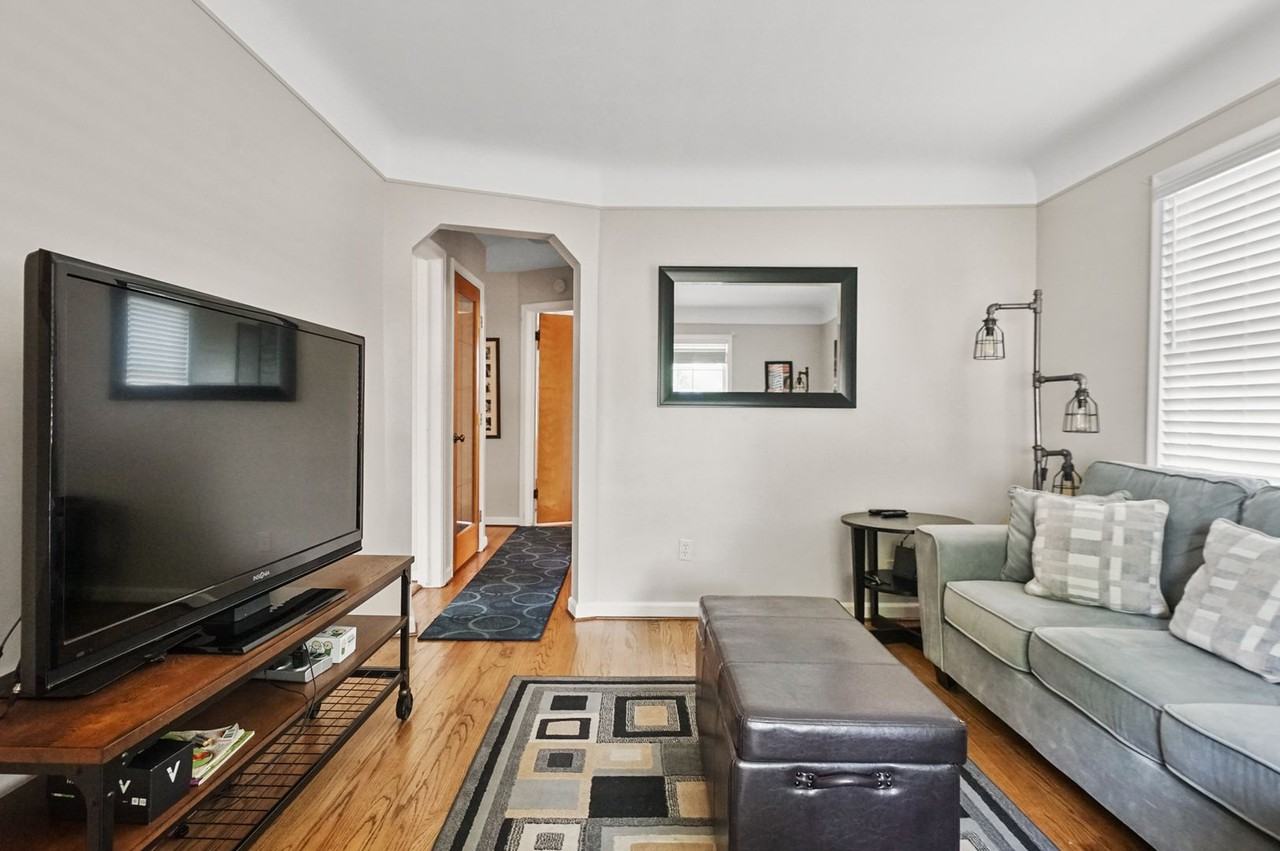 1821 Ardmore Ave - Photo 4 of 28