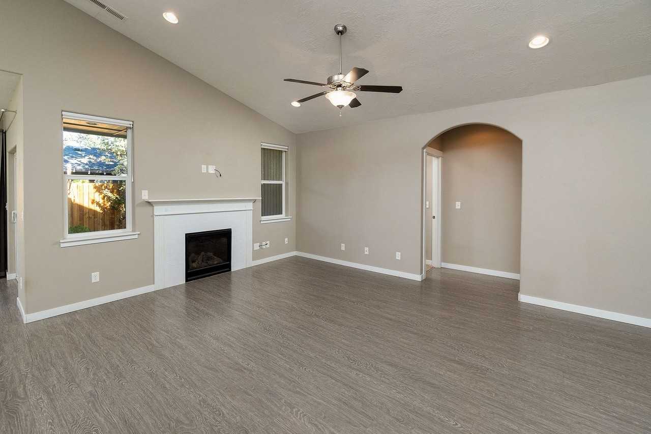 21142 Azalia Ave - Photo 4 of 28