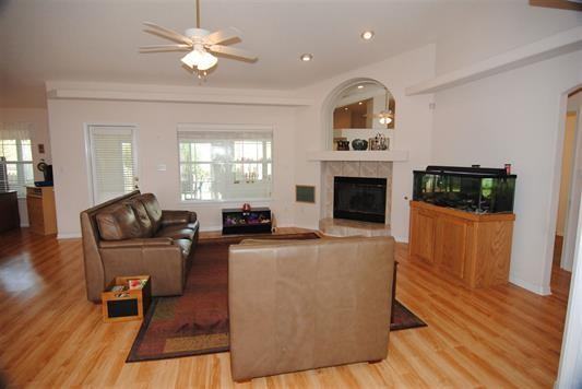 420 Palm Lake Dr - Photo 2 of 21