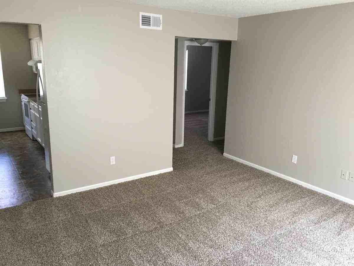 102 Southwest 20 Street - Photo 2 of 11