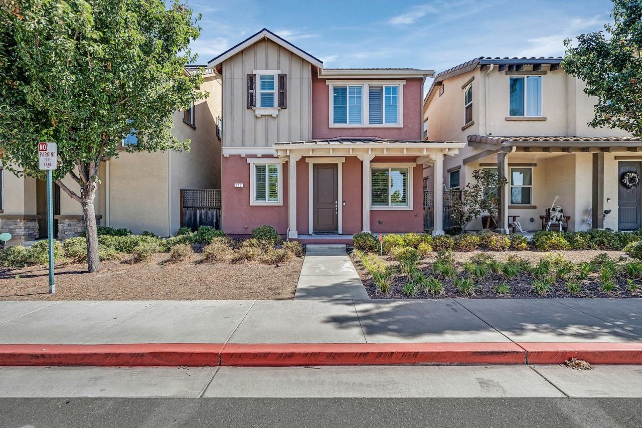 210 Stratus Common - Photo 2 of 34