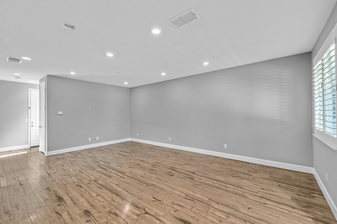 210 Stratus Common - Photo 6 of 34