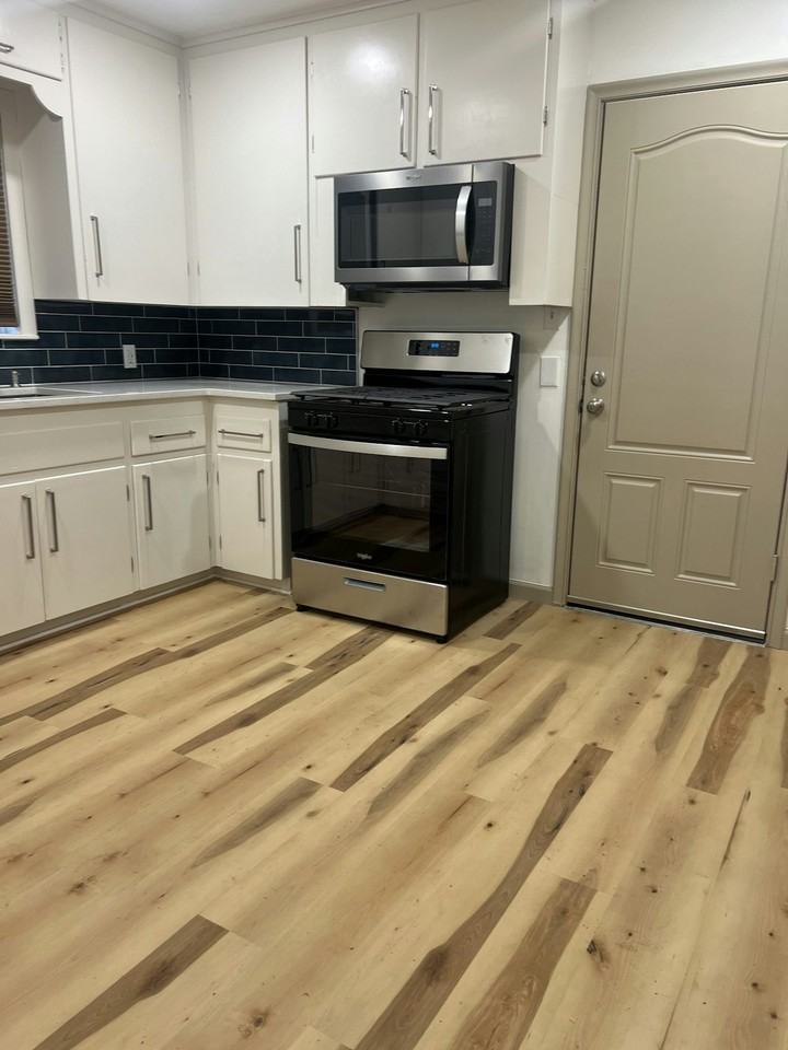 248 E Zion Pl - Photo 2 of 5