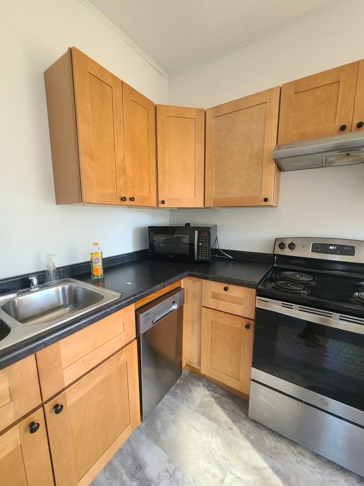 540 9th Street North - Photo 5 of 24
