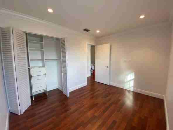 710 Freedom Ct - Photo 3 of 8