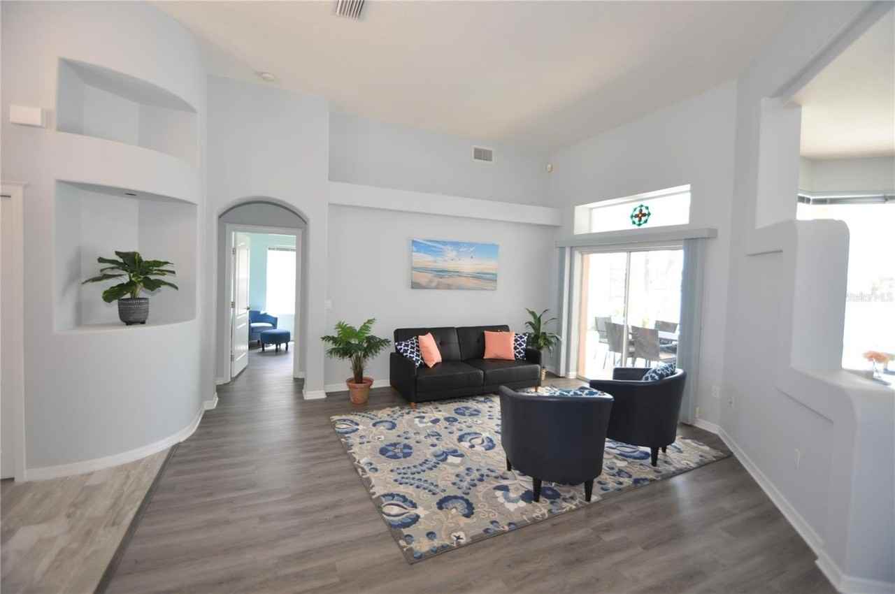 16 Cedarwood Ct - Photo 6 of 39