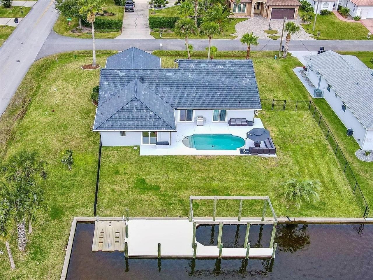 2 Cedar Ct - Photo 3 of 26