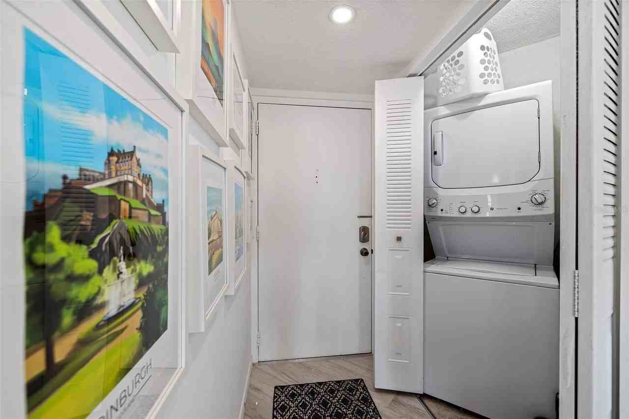 6145 Sun Blvd #304 - Photo 5 of 44