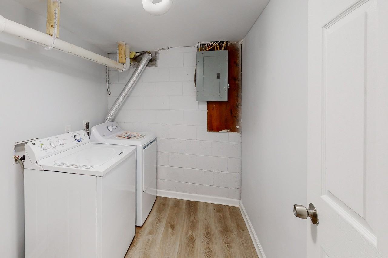 Candlelight Ln Sw - Photo 6 of 9