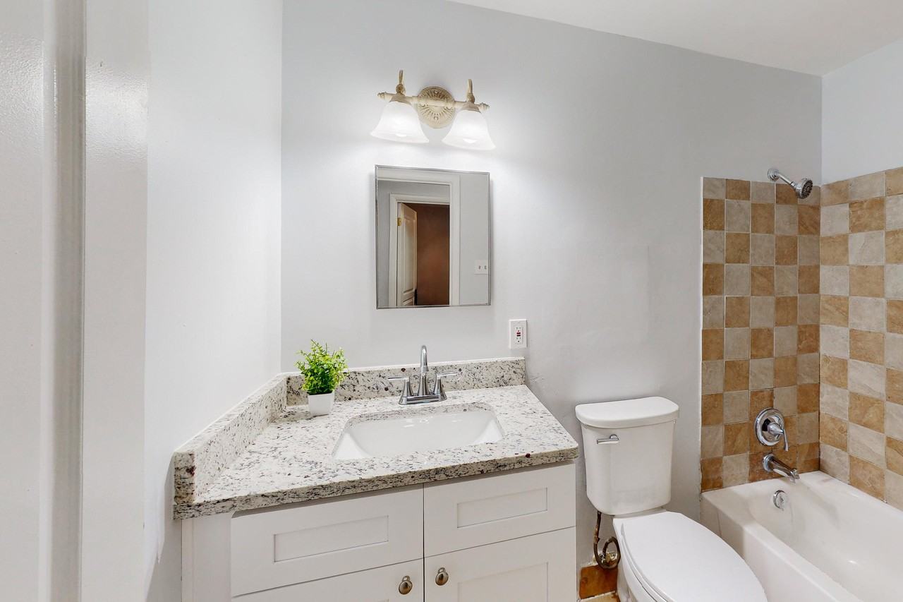 Candlelight Ln Sw - Photo 5 of 9