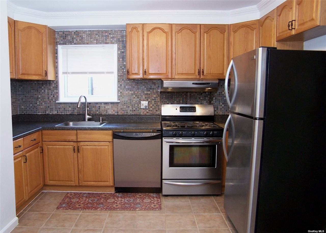 155 Artist Lake Dr - Photo 2 of 7