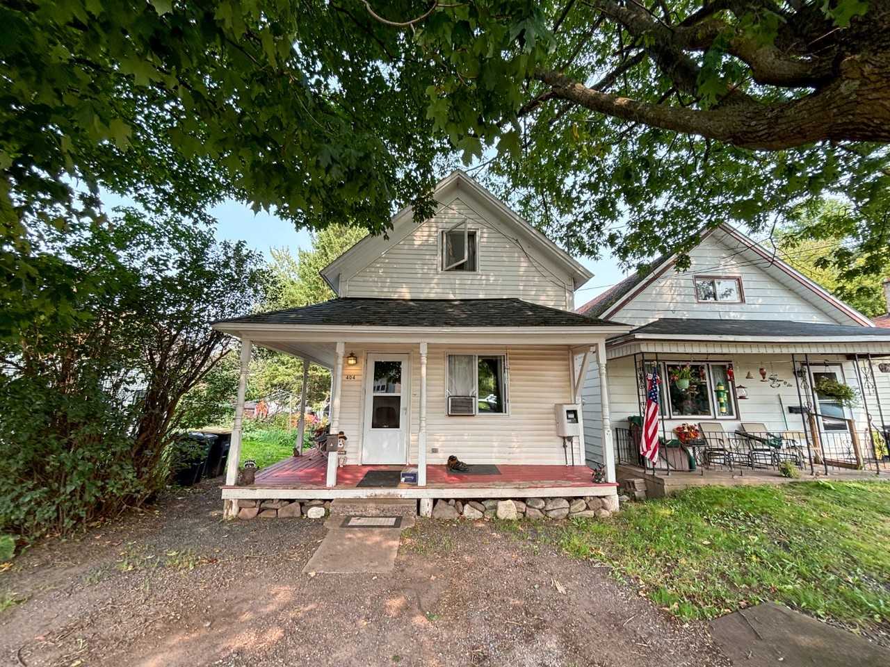 404 E Iron St - Photo 2 of 49